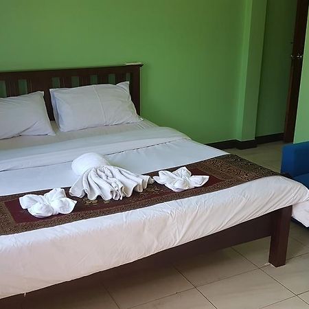 All Nations Guesthouse Хуа Хин Екстериор снимка