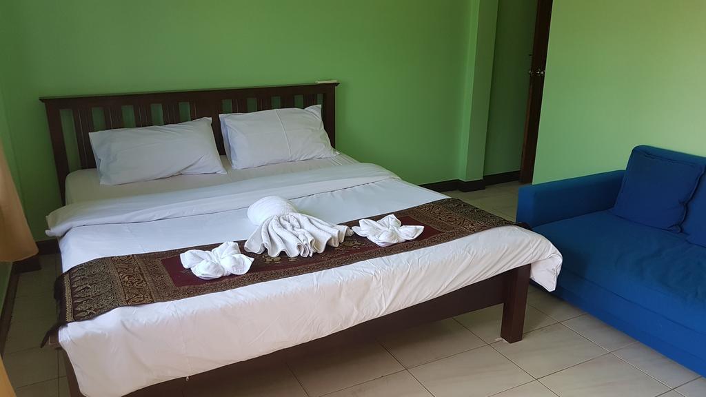 All Nations Guesthouse Хуа Хин Екстериор снимка