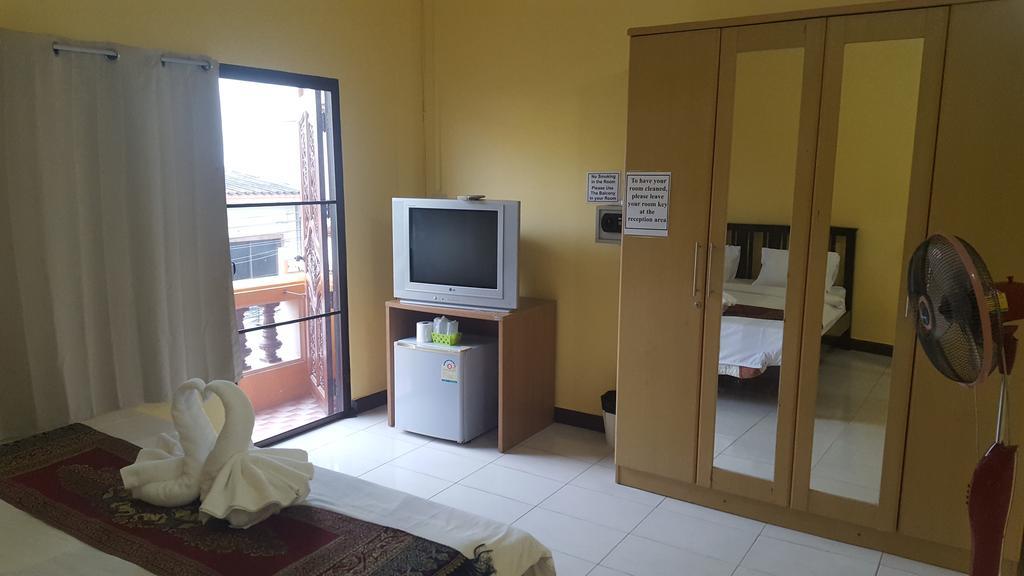 All Nations Guesthouse Хуа Хин Екстериор снимка