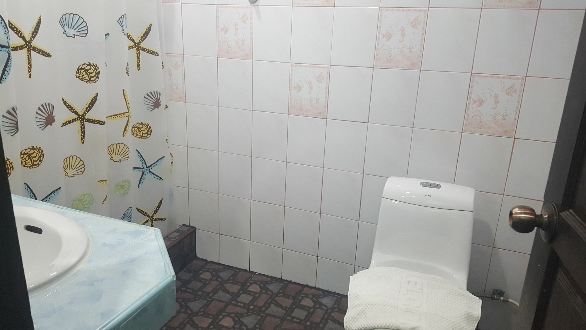 All Nations Guesthouse Хуа Хин Екстериор снимка